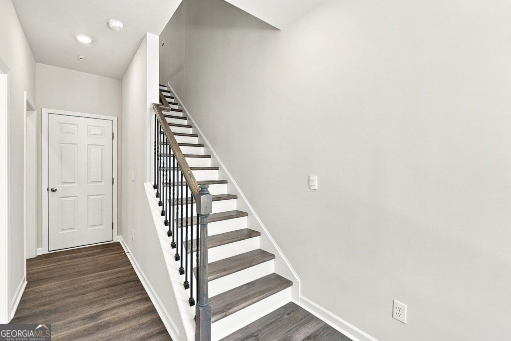 Photo of 320 Laurel Lane, Hapeville, GA 30354 (MLS # 10852376)