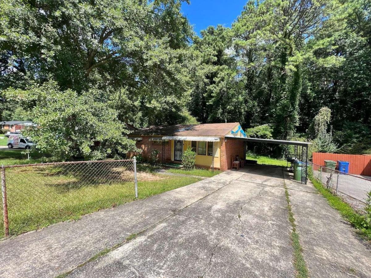 Great investment opportunity in Atlanta. Brick three bedroom, one bathroom ranch with lots of potential. Some repairs are neeeded. Home is sold as is.