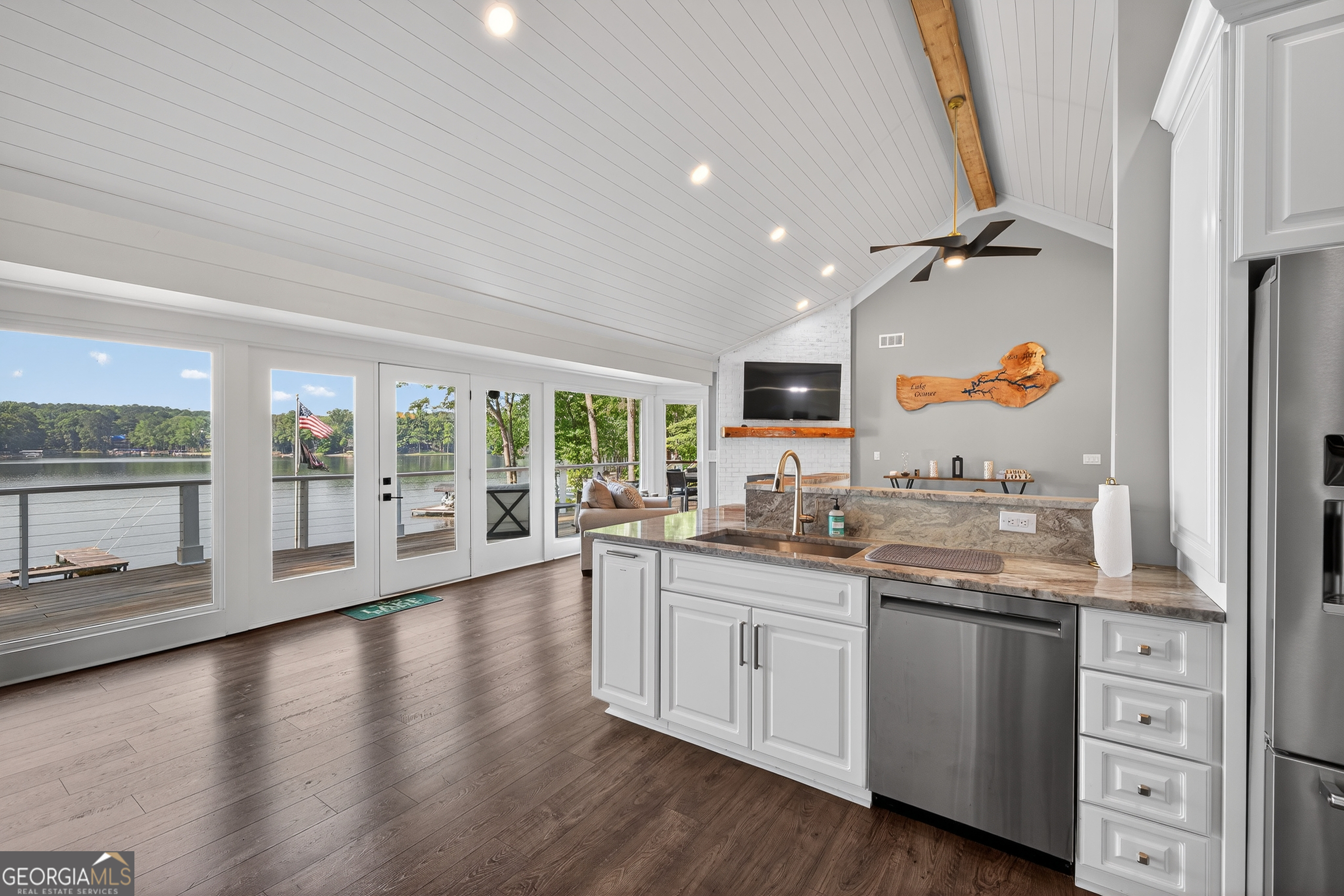 Phoenix Lake - Residential