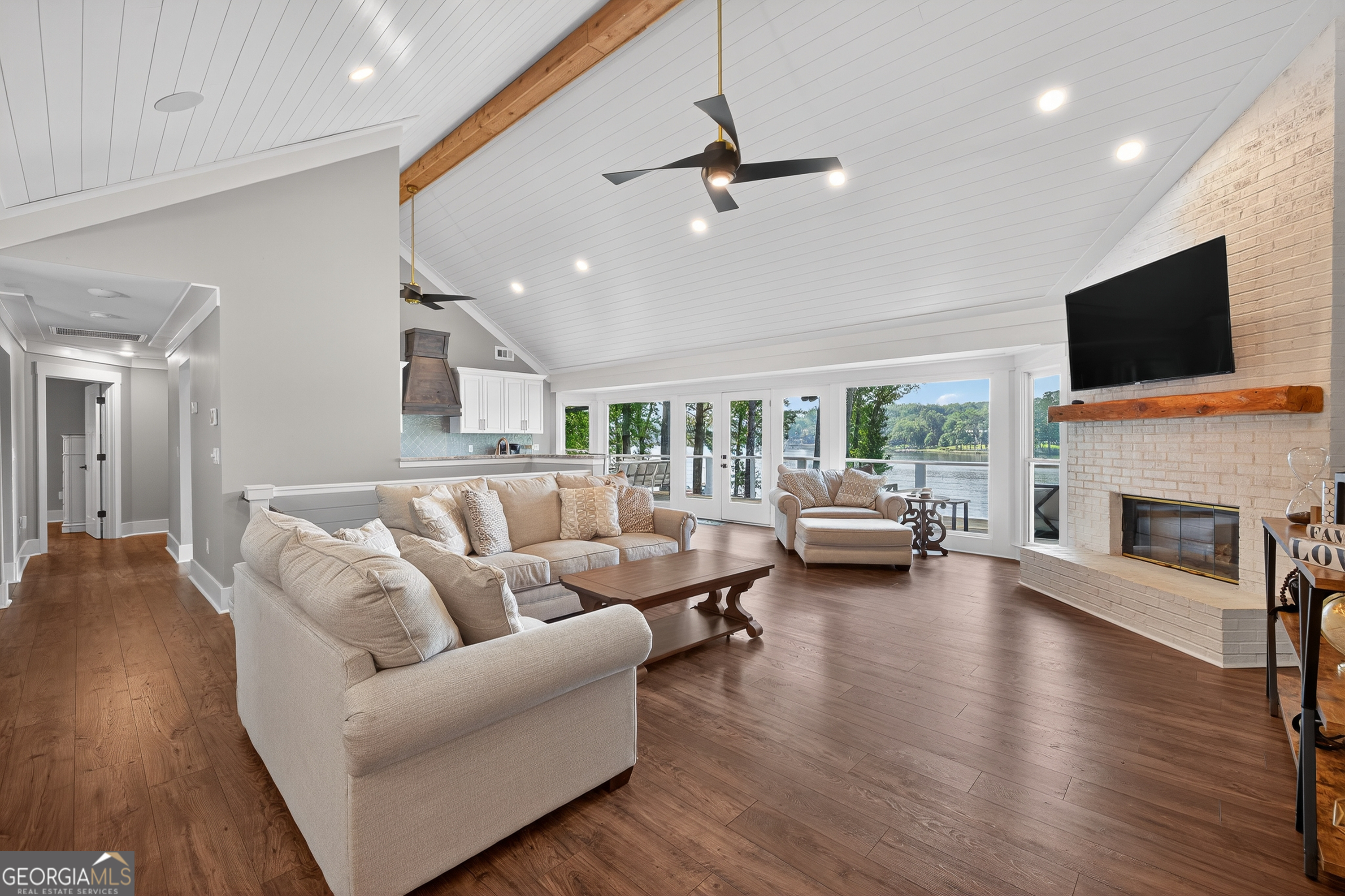 108 Phoenix DR