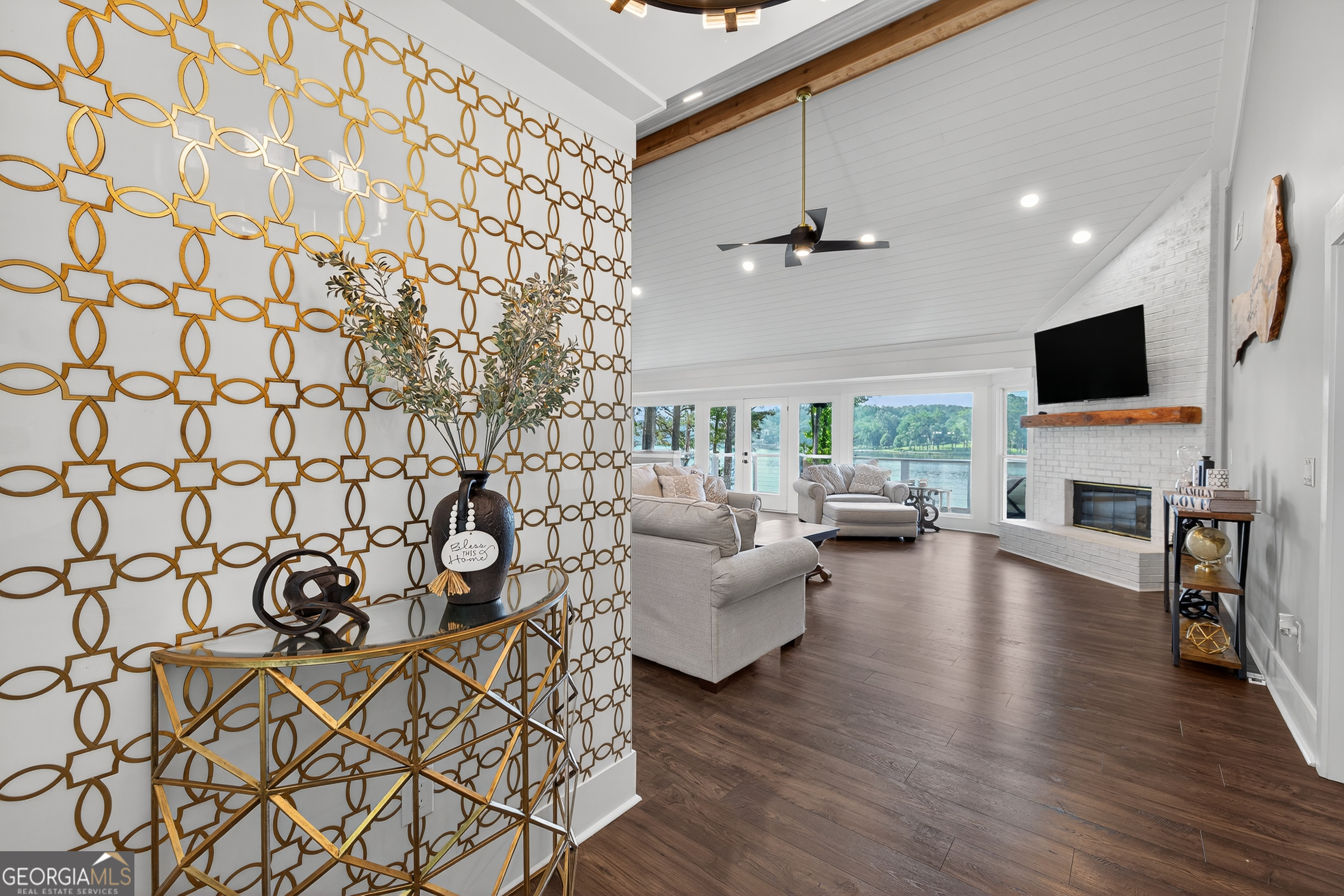 108 Phoenix DR