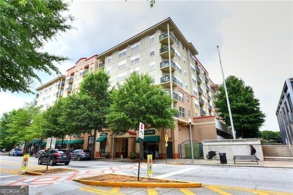 Photo of 230 E Ponce De Leon Avenue #327, Decatur, GA 30030 (MLS # 10663083)