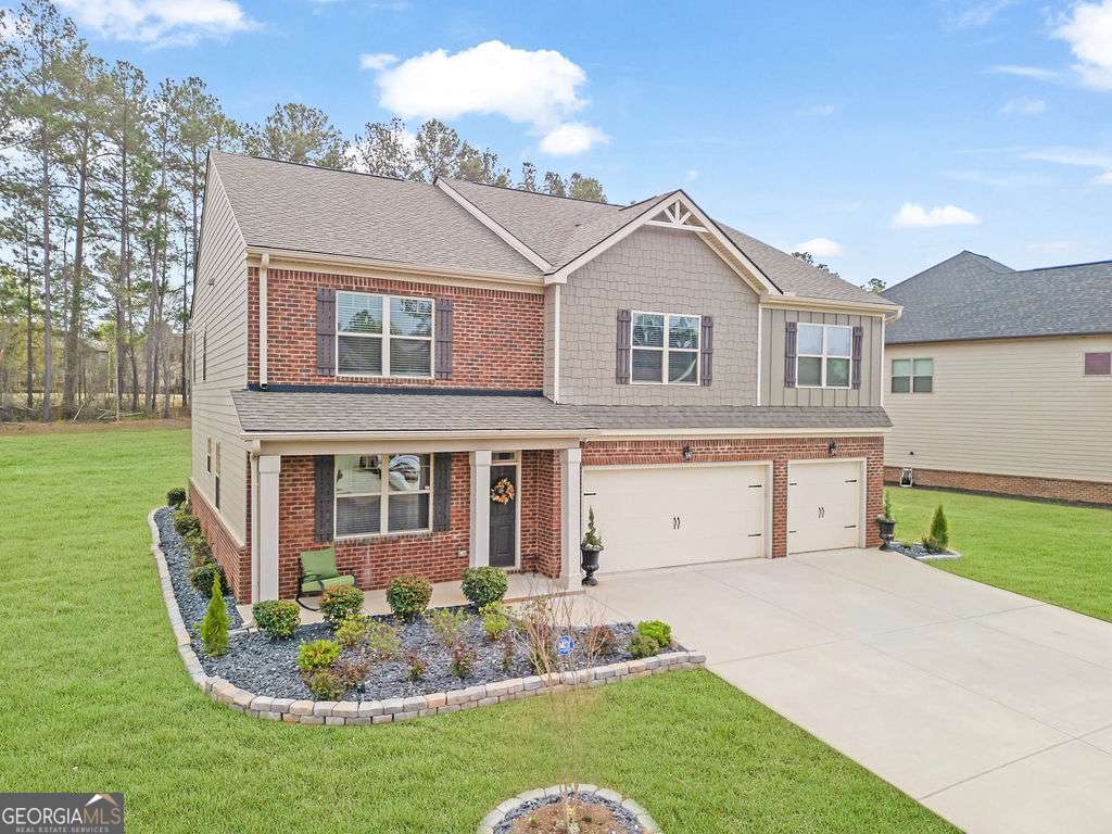8033 Louis DR