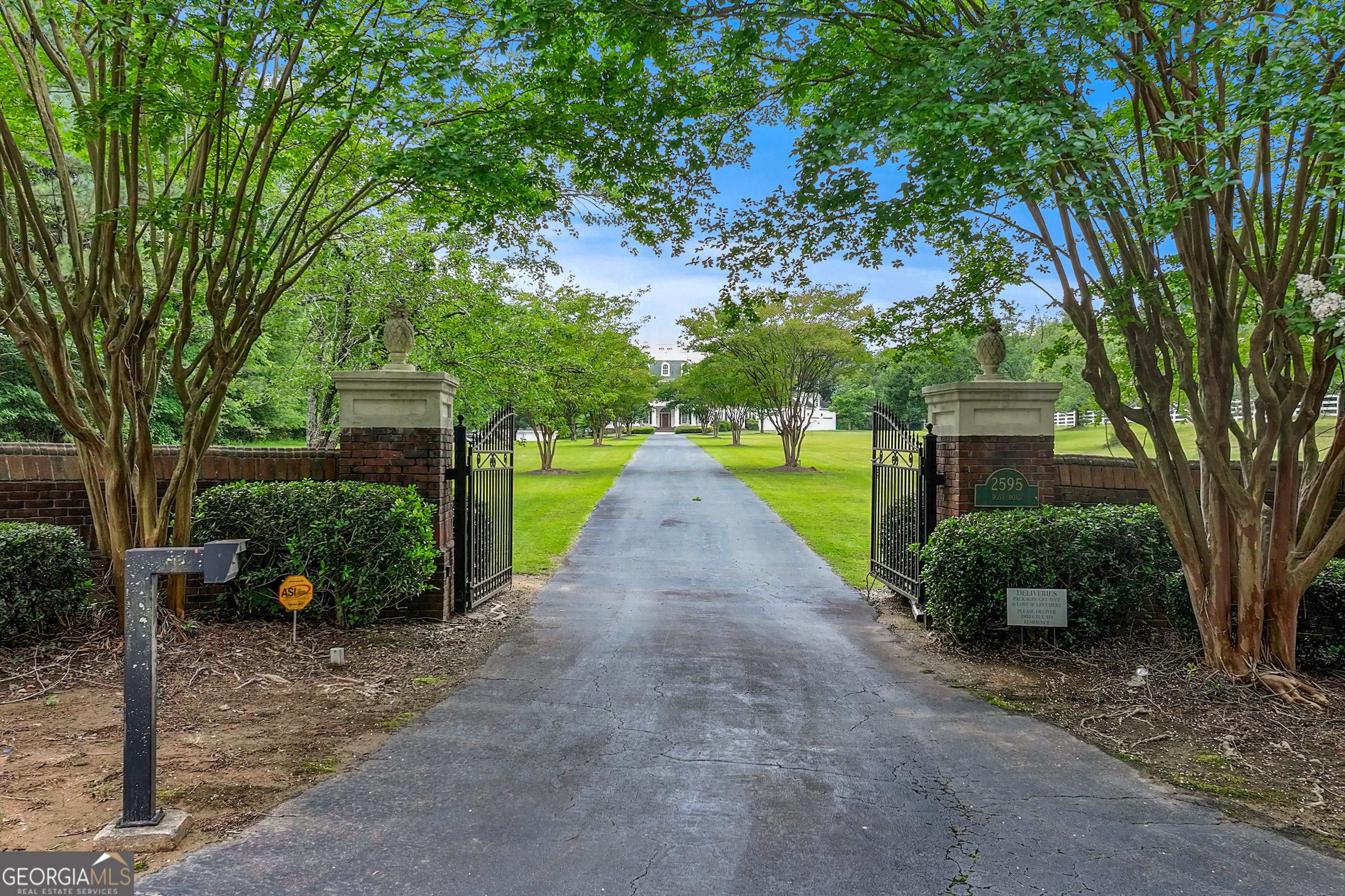 2595 Ross RD