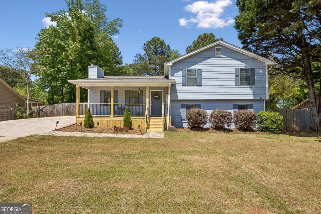 Photo of 1492 Sir Knights Way, Lawrenceville, GA 30045 (MLS # 10734970)