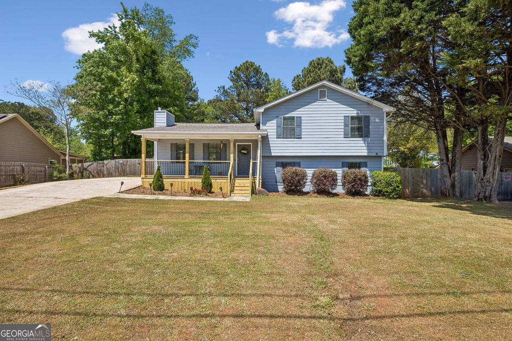 Photo of 1492 Sir Knights Way, Lawrenceville, GA 30045 (MLS # 10734970)