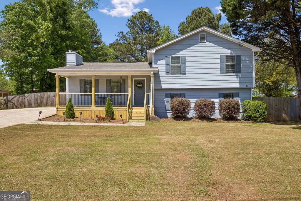 Photo of 1492 Sir Knights Way, Lawrenceville, GA 30045 (MLS # 10734970)
