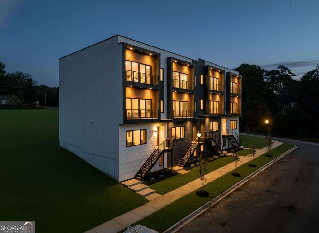 Photo of 2697 Grand Isles Way, Decatur, GA 30032 (MLS # 10728159)