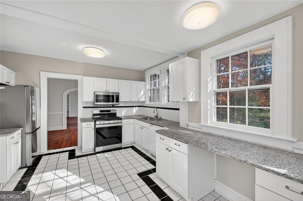 Atlanta, Georgia 30307, United States, 2 Bedrooms Bedrooms, ,1 BathroomBathrooms,Residential,Active,250109