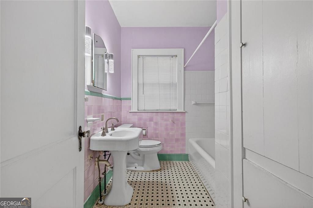 Atlanta, Georgia 30307, United States, 2 Bedrooms Bedrooms, ,1 BathroomBathrooms,Residential,Active,250109