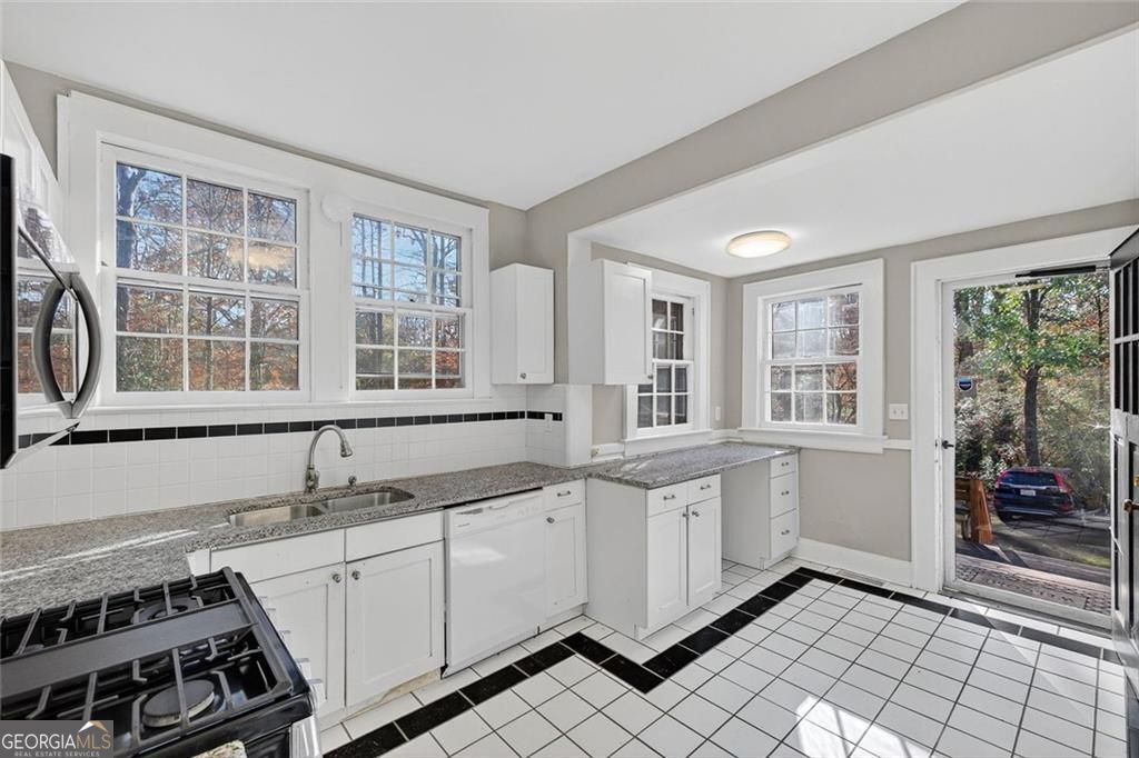 Atlanta, Georgia 30307, United States, 2 Bedrooms Bedrooms, ,1 BathroomBathrooms,Residential,Active,250109