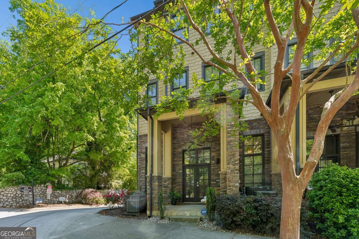 255 Southerland TER NE 108