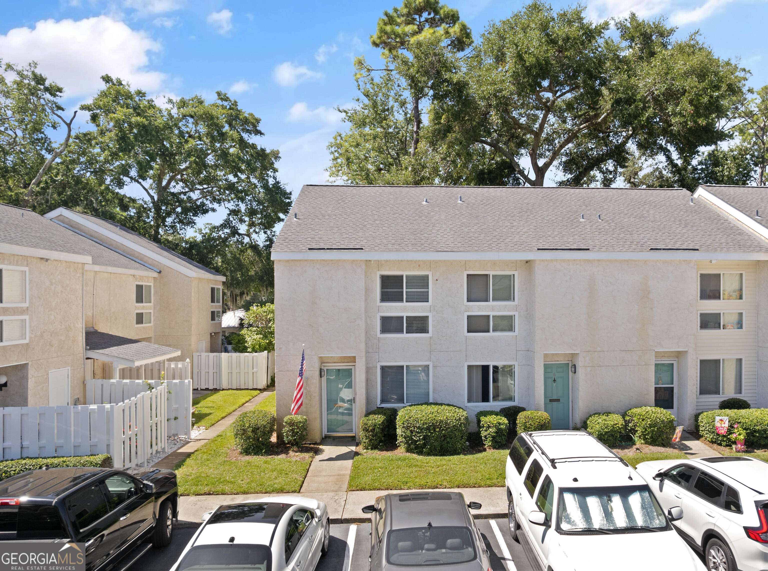 Mallery Villas B5 located on the South end of St Simons Island, great location to access restaurants, shopping, and the beach. This unit features a powder room, dining area, kitchen and living room on the main level as well as a screened in rear porch, upstairs you will find 2 bedrooms and a bathroom along with laundry.