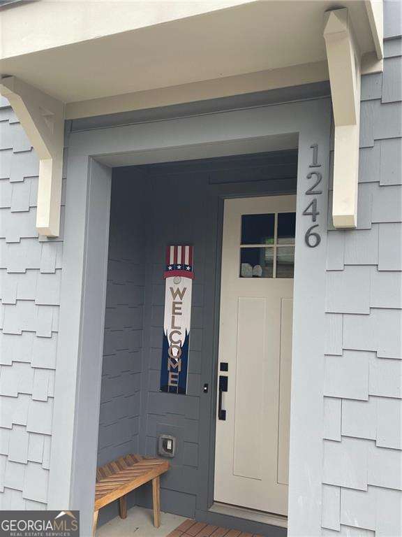 Amazing opportunity to lease this 4 bedroom and 3.5 bathroom, 3-story townhome. Designer interior finishes, High ceilings, and wide plank floors throughout. Enter the main level and find full bedroom with walk-in closet and bath. The second level is an entertainers dream with a spacious kitchen. Hang out around the large kitchen island. The kitchen offers a walk-in pantry, desk, open dining area, and large living area. The top level boasts a spacious Owner's suite with a large walk-in closet and double vanity bathroom tile shower with glass door plus 2 additional bedrooms sharing an additional bath. Enjoy the outdoors in the community amenities that include a shaded grilling station, dining tables, hang out area ,and fenced dog run. Enjoy nearby shopping, restaurants, and entertainment and about a mile away is the BeltLine Eastside Trail.