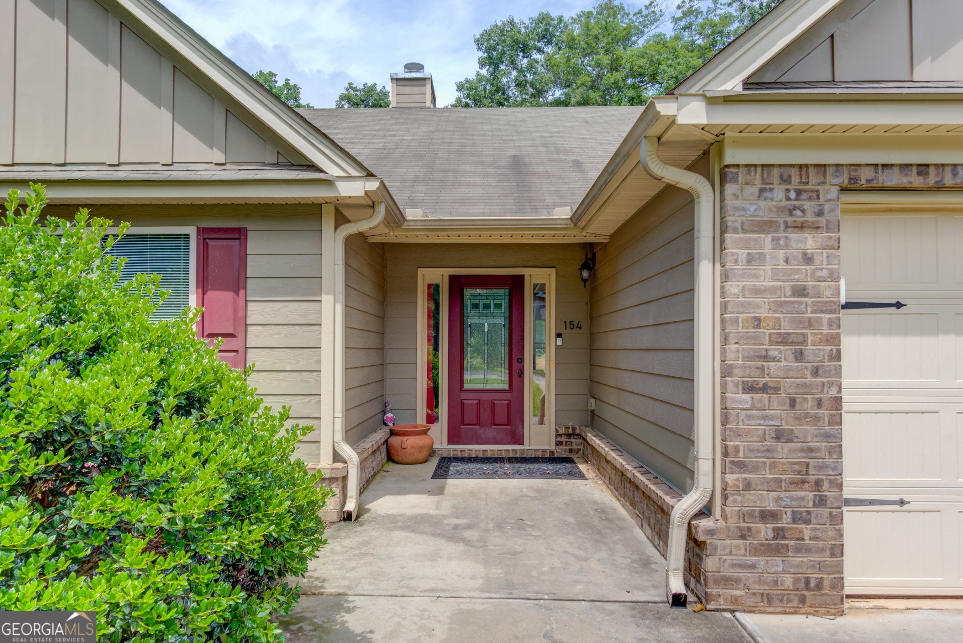 154 Rolling Oaks LN