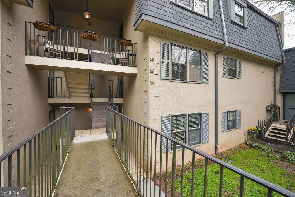 Photo of 68 Montre Square NW, Atlanta, GA 30327 (MLS # 10711743)