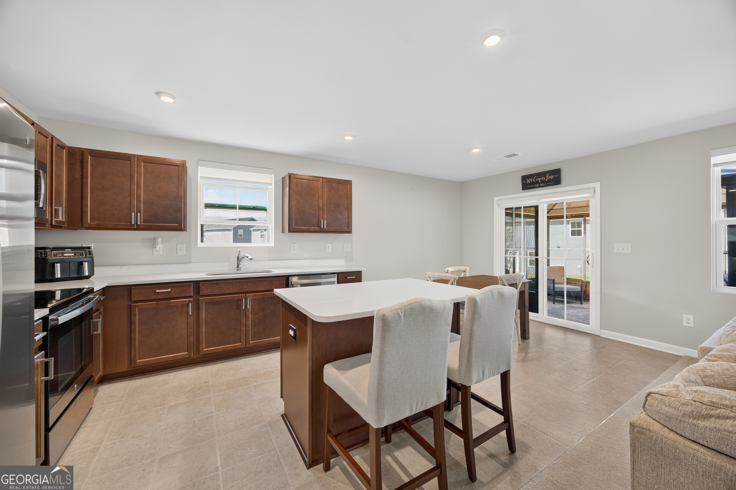 309 Cooper LN