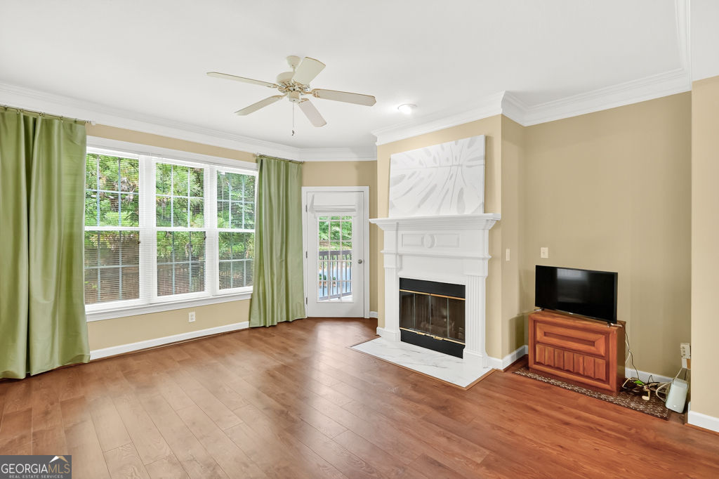 221 Ashford CIR
