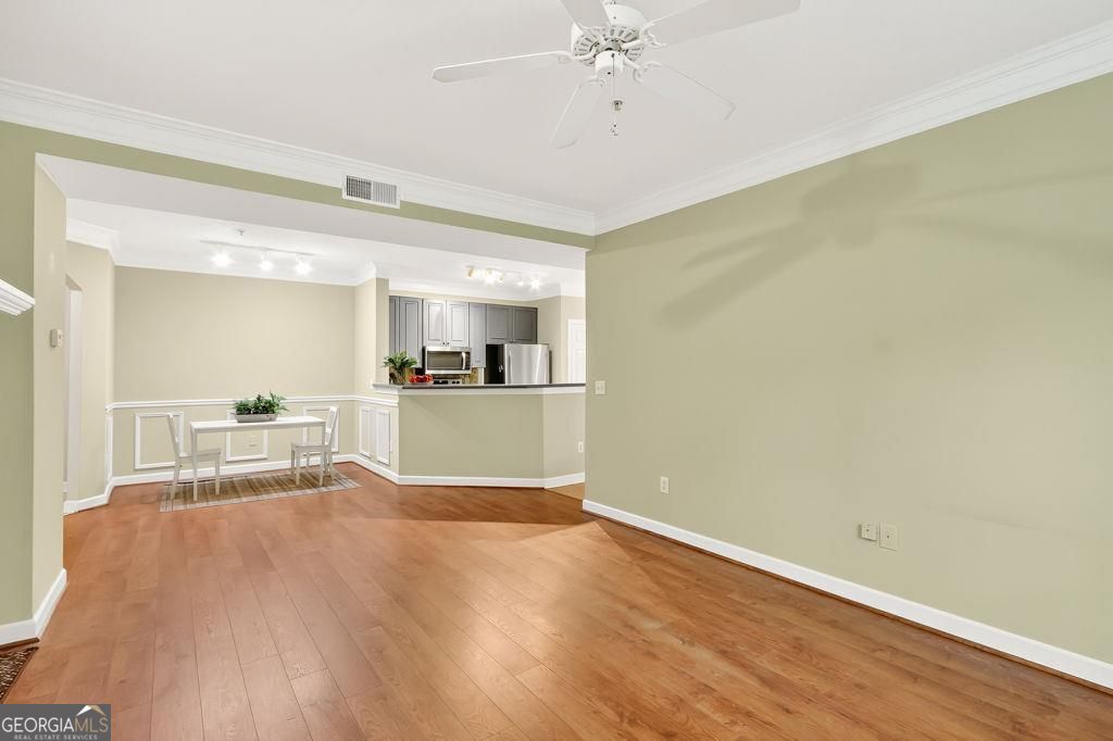 221 Ashford CIR