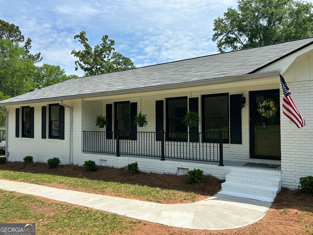 Photo of 21972199 N Jefferson Street NE, Milledgeville, GA 31061 (MLS # 10771099)