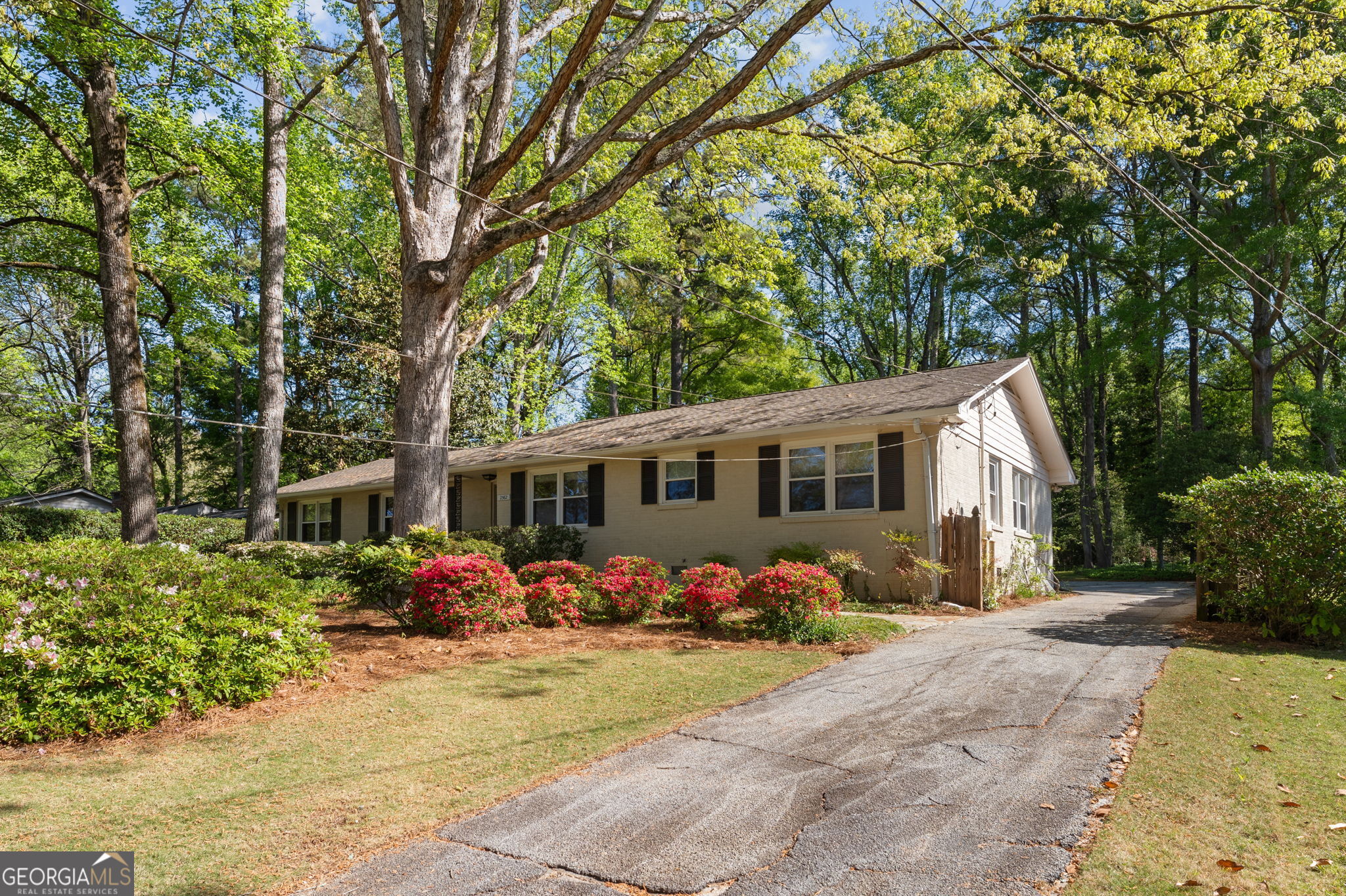 2562 Circlewood RD NE