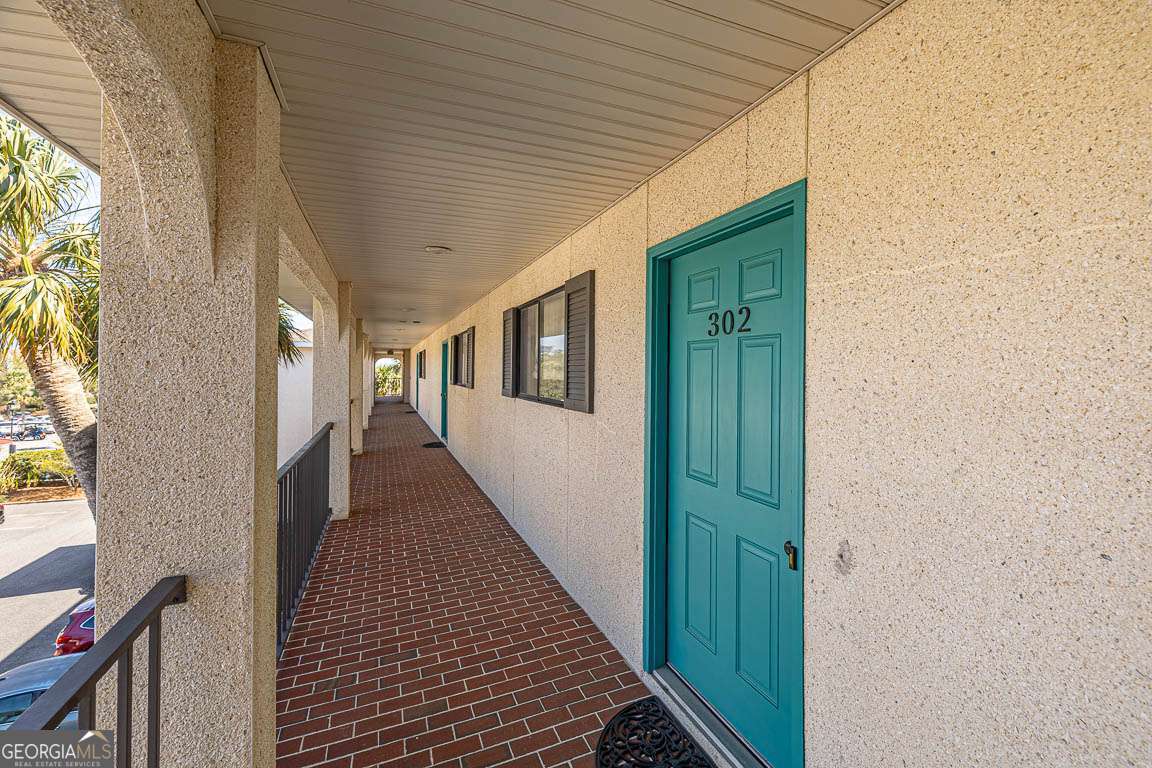 100 Floyd ST 302