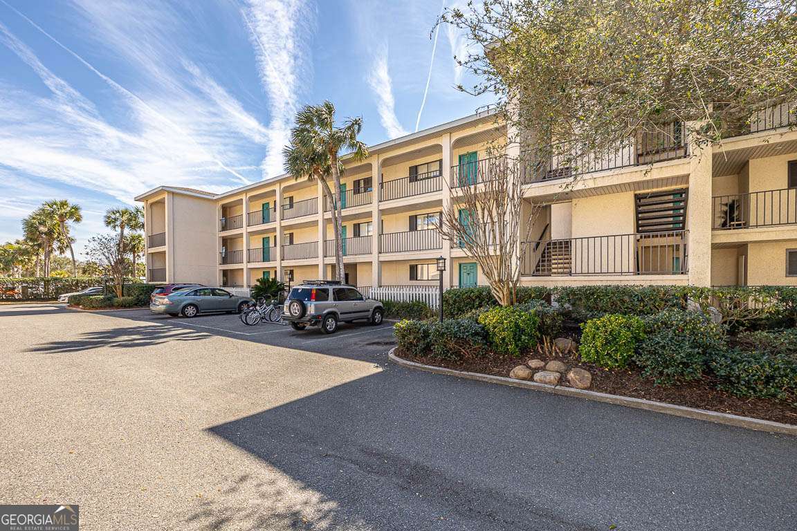 100 Floyd ST 302