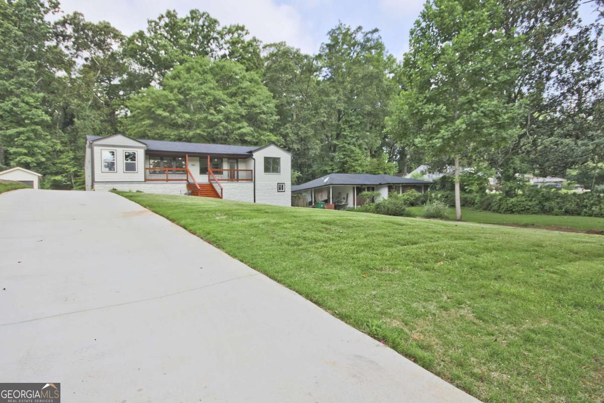 720 N Parkwood RD
