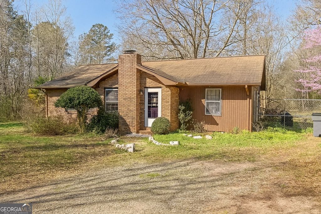 Photo of 20 Fifth Circle, Winterville, GA 30683 (MLS # 10654185)