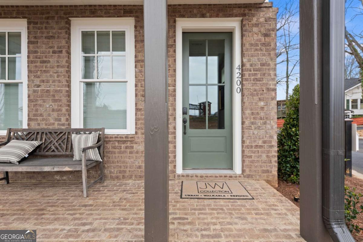 4200 Legacy LN 22