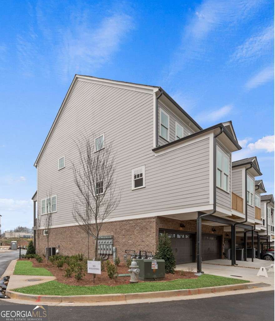 4200 Legacy LN 22