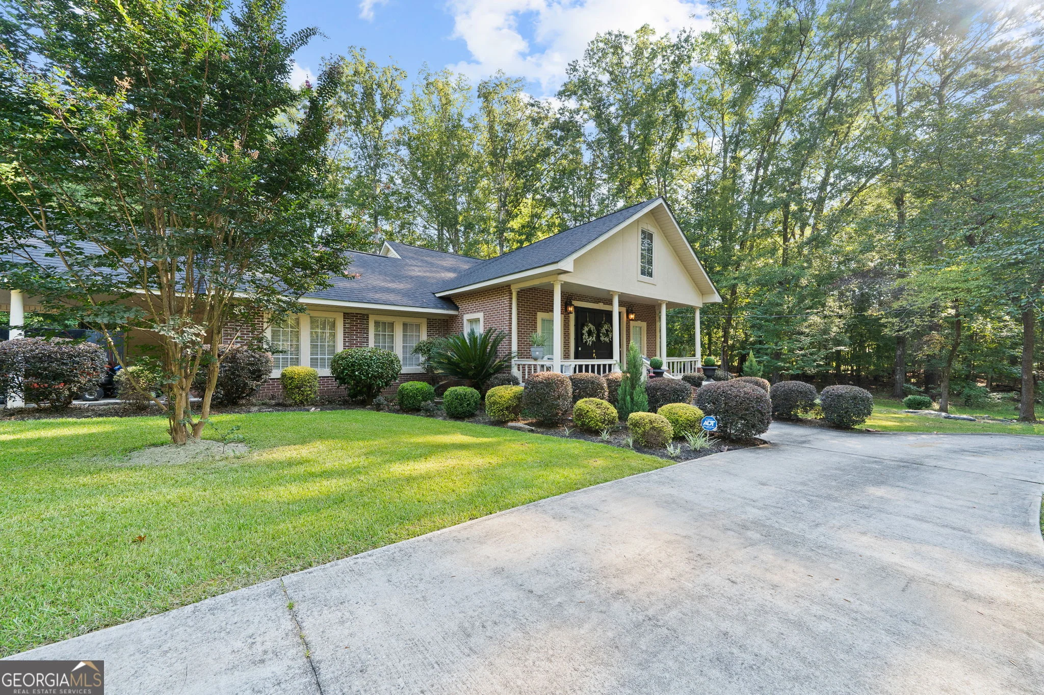 156 Log Cabin Road NE