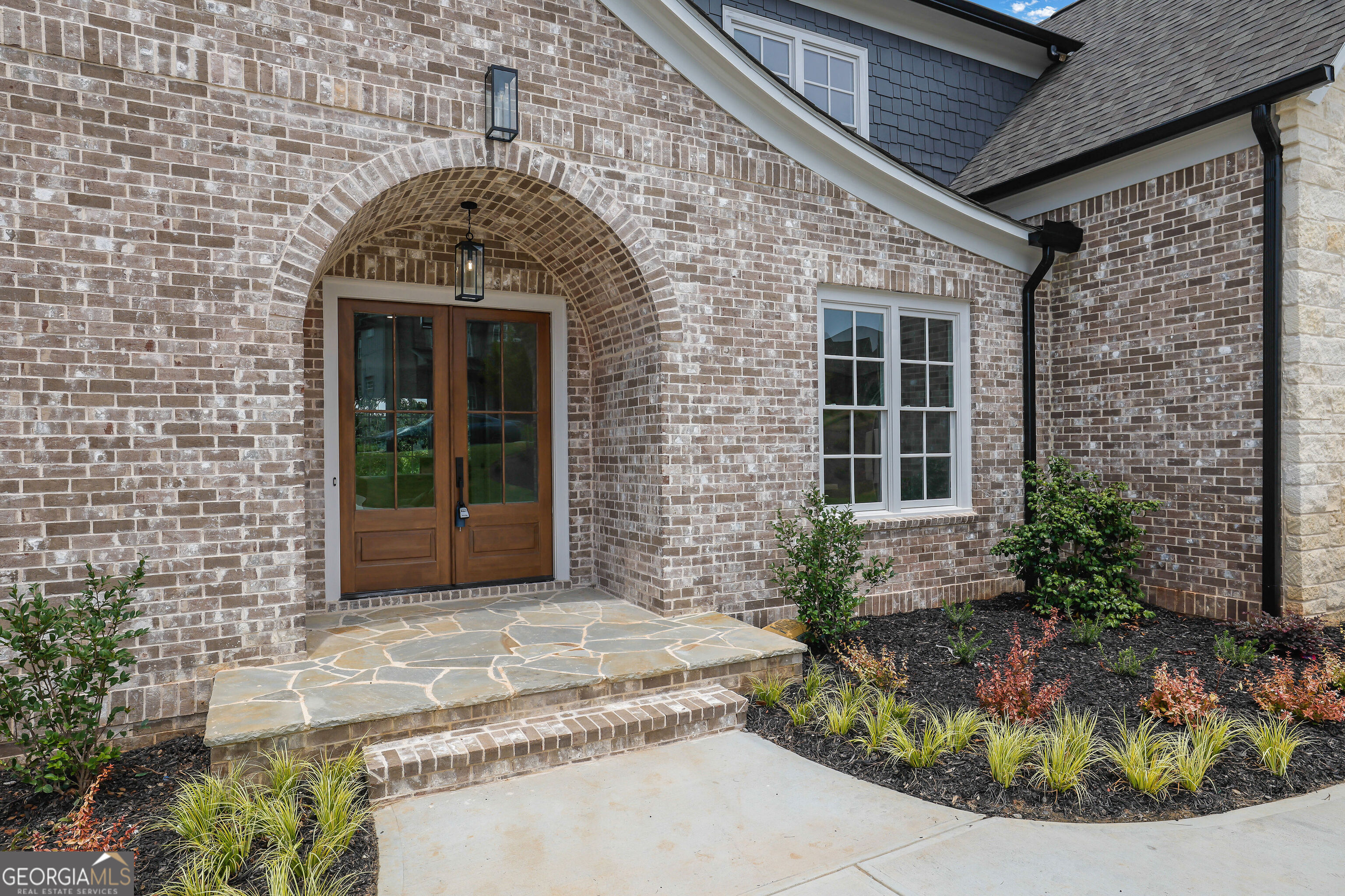 5753 Brendlynn DR