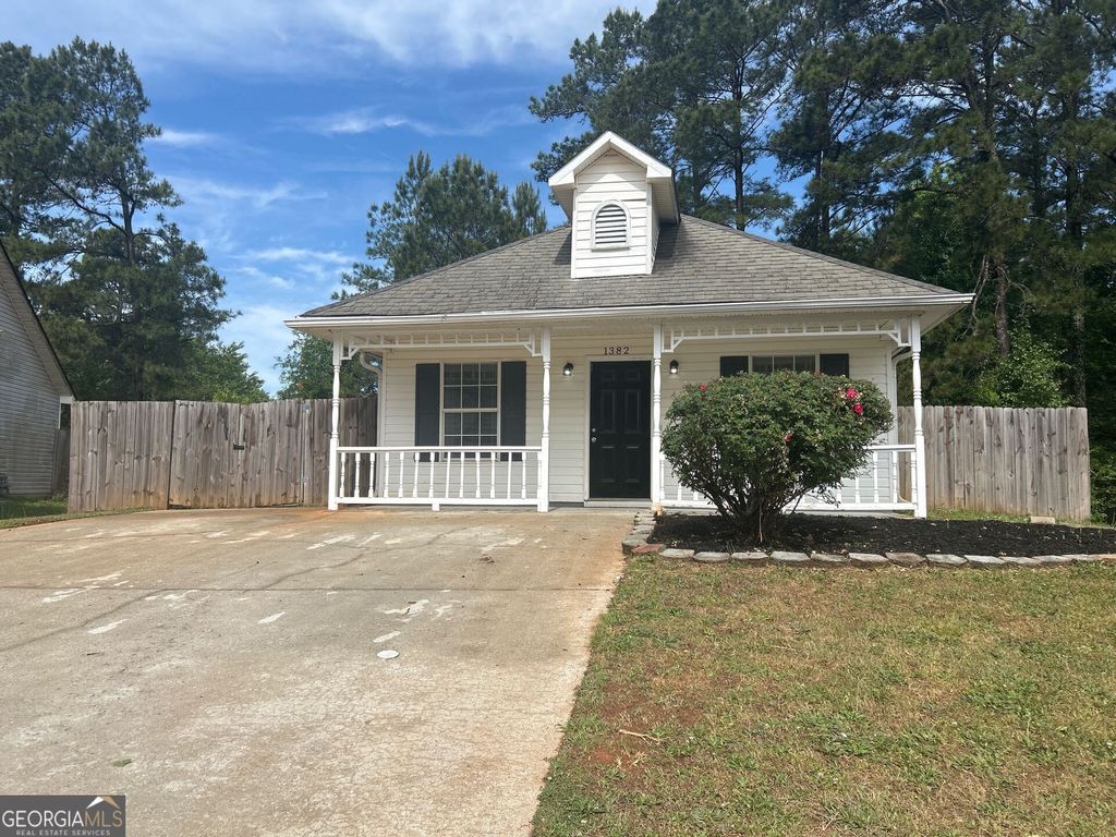 Photo of 1382 N Hampton Drive, Hampton, GA 30228 (MLS # 10757047)