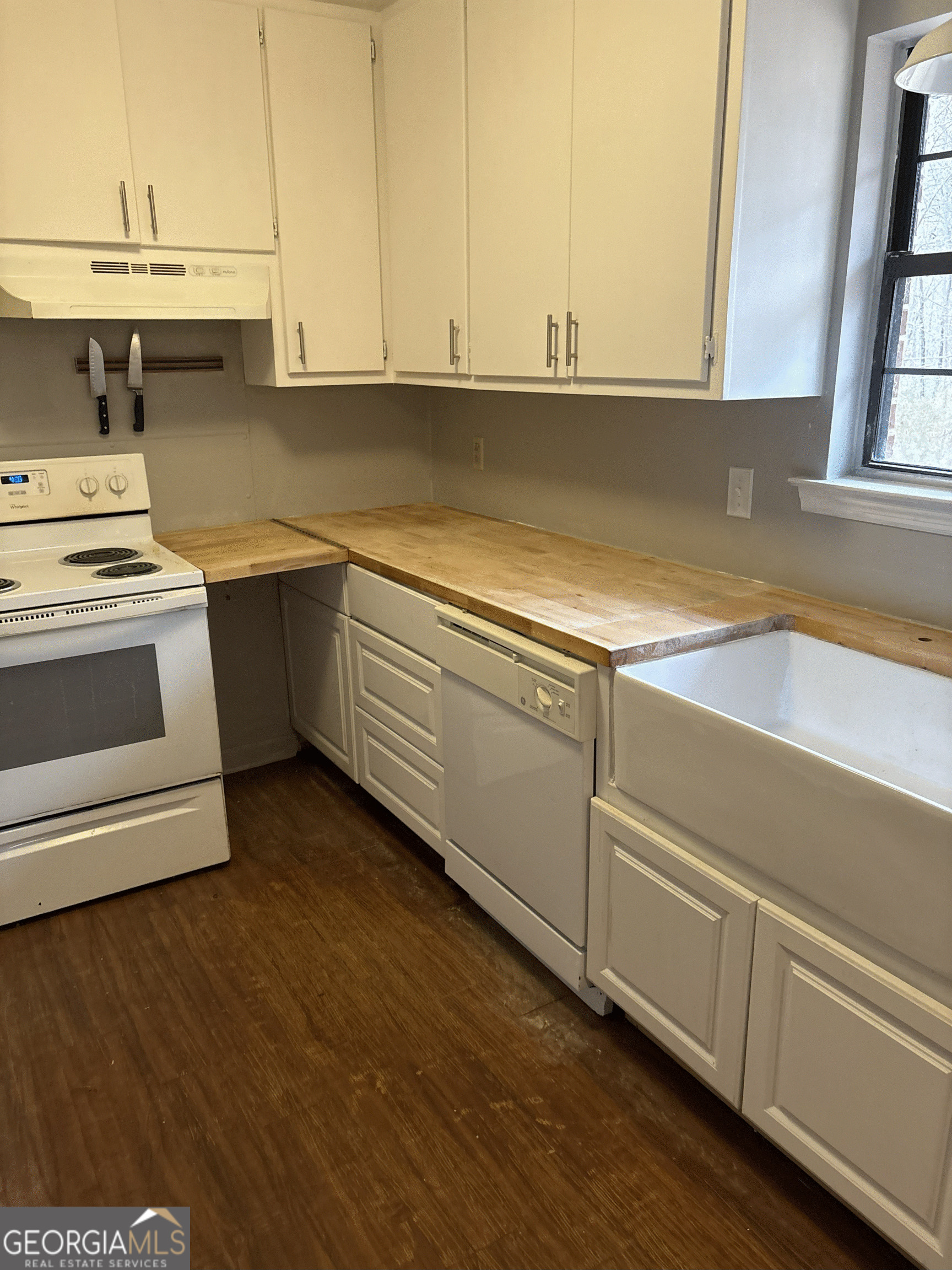 3323 Thousand Oaks DR