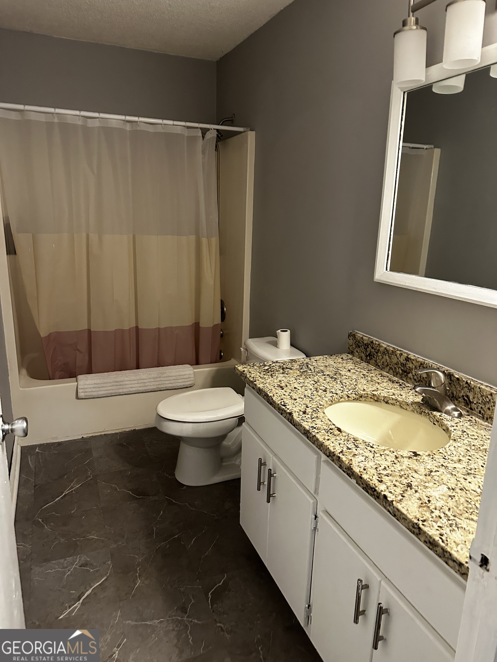 3323 Thousand Oaks DR