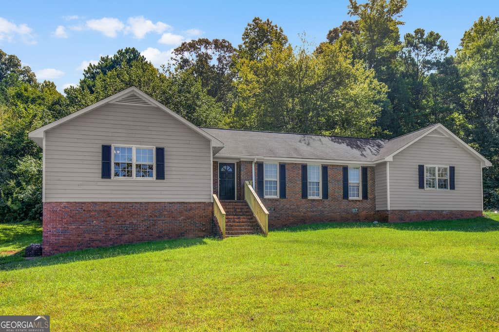 Photo of 99 Sunnybrook Drive, Hogansville, GA 30230 (MLS # 10833226)