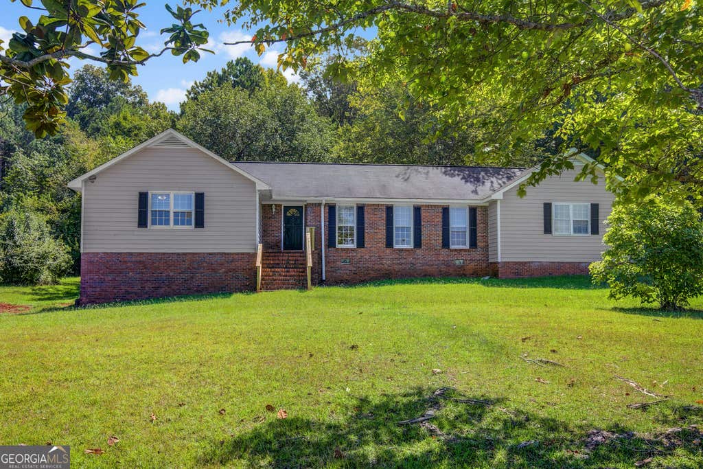 Photo of 99 Sunnybrook Drive, Hogansville, GA 30230 (MLS # 10833226)
