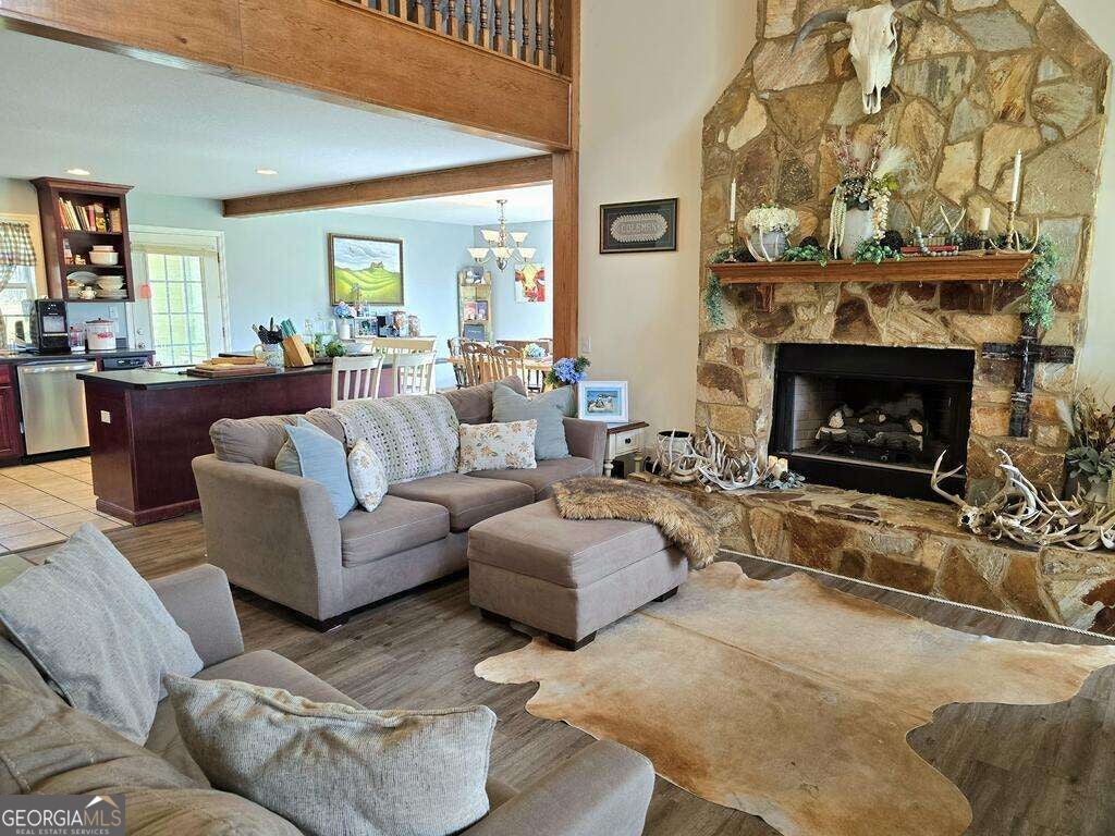 907 Lower Rebecca RD