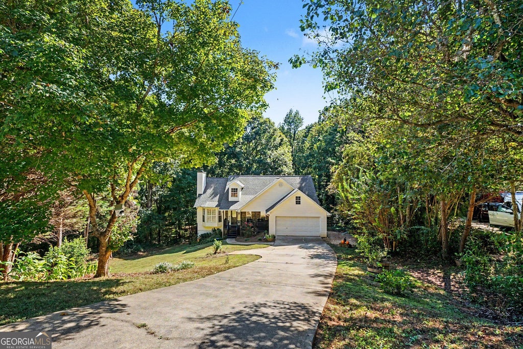 Photo of 6338 Clearbrook Drive, Flowery Branch, GA 30542 (MLS # 10868974)