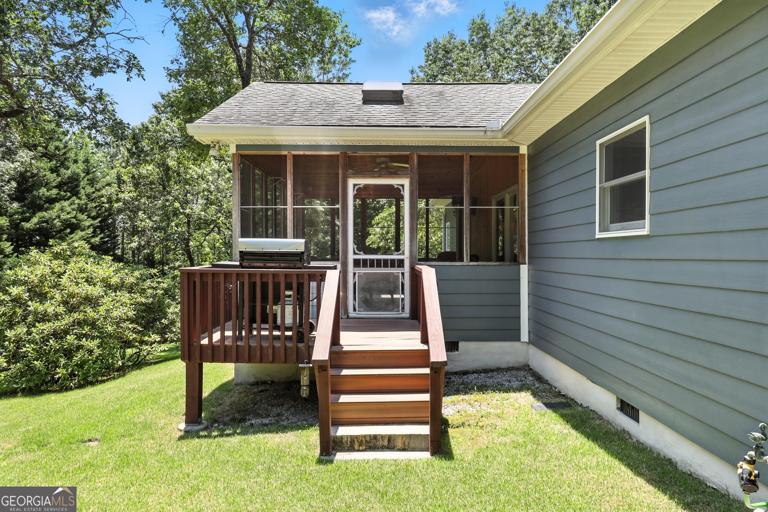 70 Jericho LN