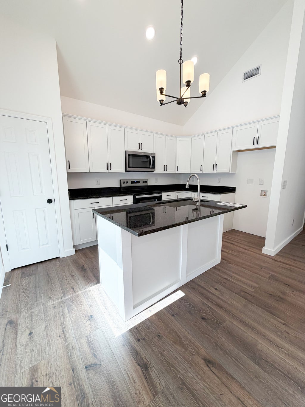 Photo of 402 Poplar St, Hogansville, GA 30230 (MLS # 10810174)
