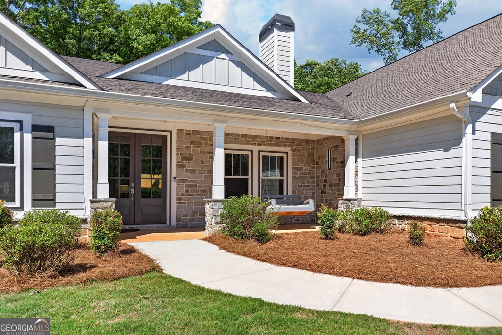 Photo of 173 W Lake Boulevard, Carrollton, GA 30116 (MLS # 10806346)