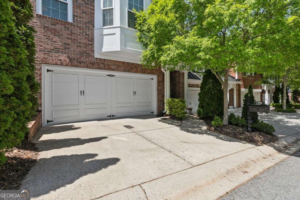 Photo of 7306 Lowery Oak Drive, Roswell, GA 30075 (MLS # 10739014)