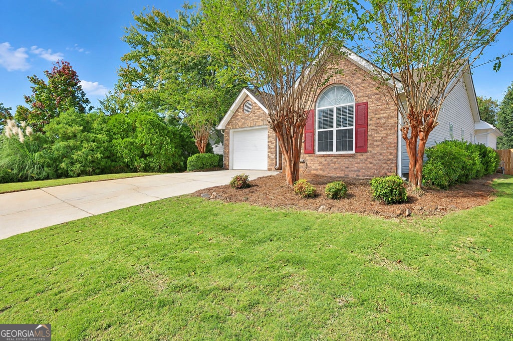 Photo of 126 Green Tree Dr, Newnan, GA 30265 (MLS # 10880364)