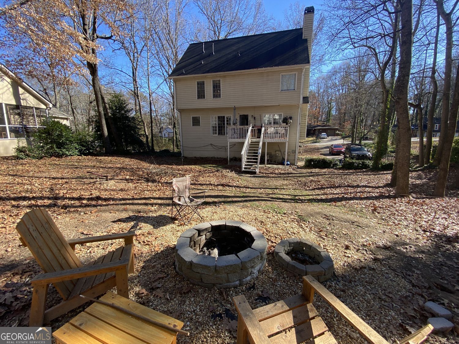 141 Hunting Creek DR