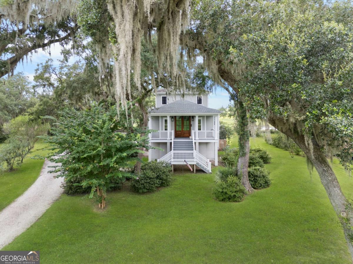3217 Coopers Point DR NE