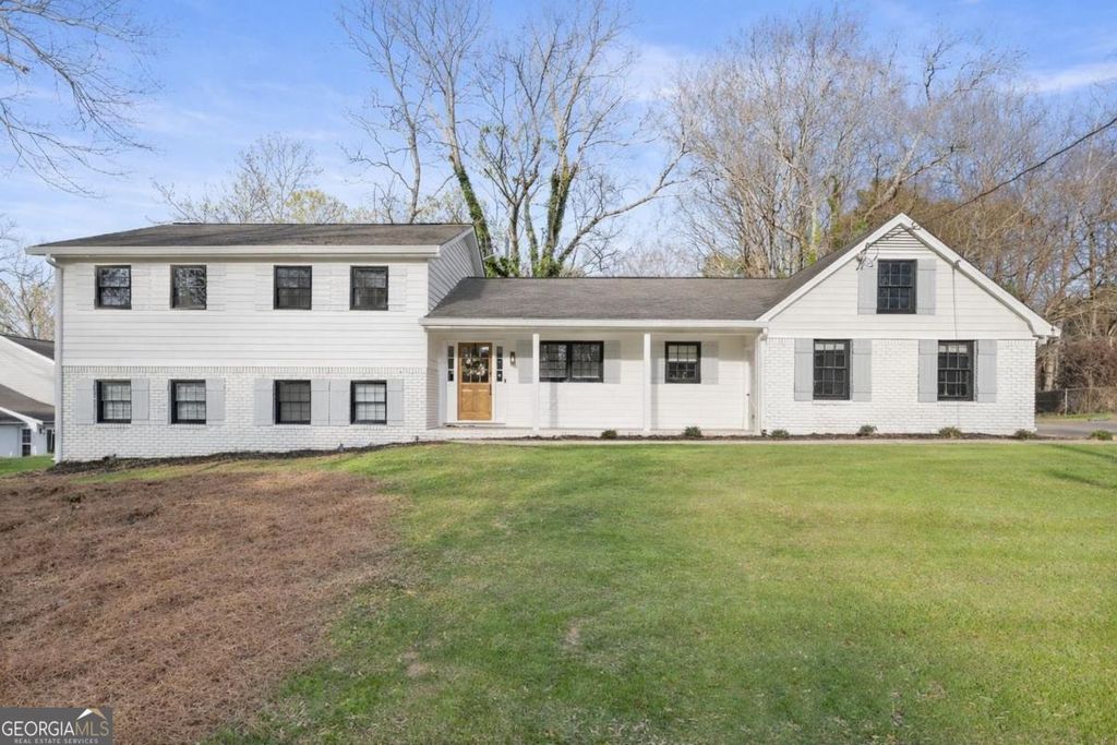 Photo of 1150 Orchard Way, Roswell, GA 30075 (MLS # 10690598)