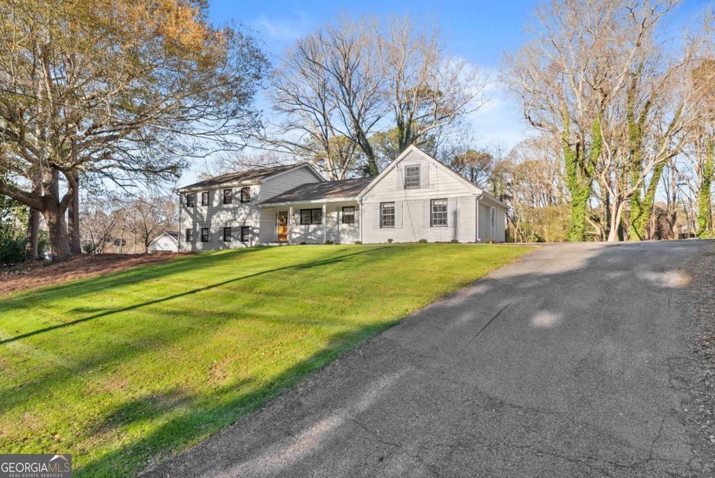 Photo of 1150 Orchard Way, Roswell, GA 30075 (MLS # 10690598)