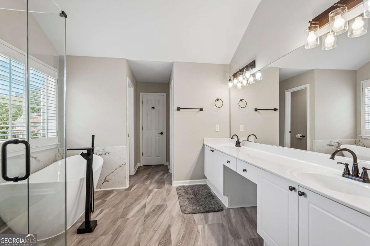 148 Gemstone LN